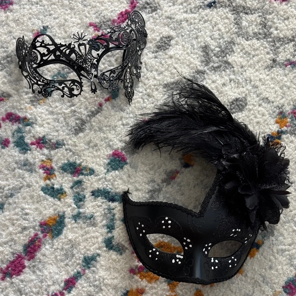 Elegant Black Lace Masquerade Masks